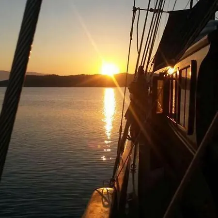 Boat The Umoja Experience Botel Benalmadena