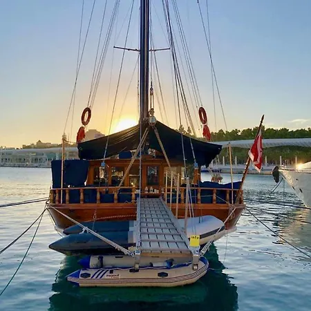 Botel Boat The Umoja Experience *